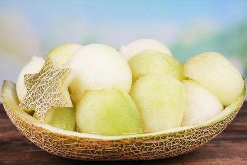 八月吃瓜少女,探寻青春的甜蜜与成长