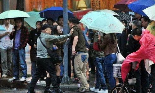 潜江夫妻吃瓜事件,一场引发社会热议的邻里纠纷